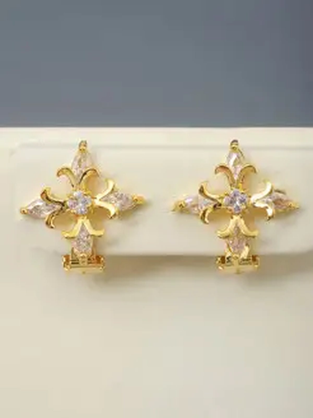 Клипсы бижутерия/для ушей/серьги/женские
